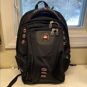 SwissGear Black Backpack with Padded Straps and Multiple Compartments